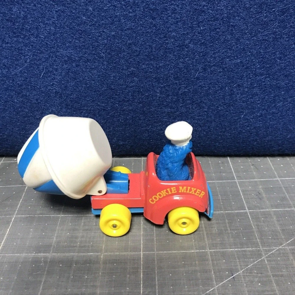 Vintage Playskool 1982 Sesame Street Cookie Monster Car Diecast Cement Mixer Toy